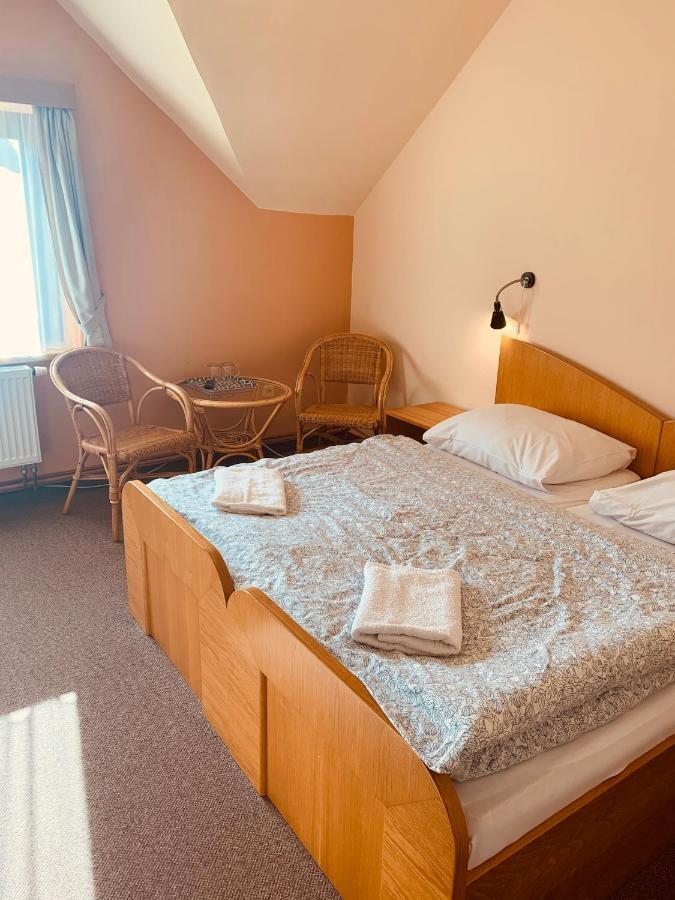 Orlik Rejviz Hotell Eksteriør bilde