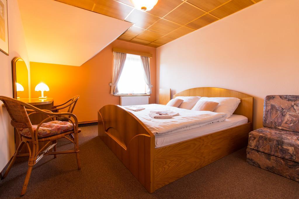 Orlik Rejviz Hotell Eksteriør bilde