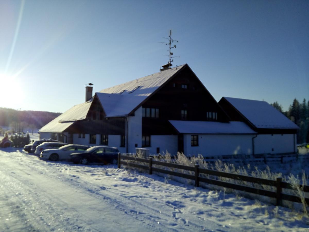 Orlik Rejviz Hotell Eksteriør bilde