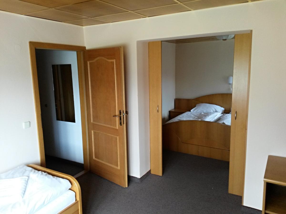 Orlik Rejviz Hotell Eksteriør bilde