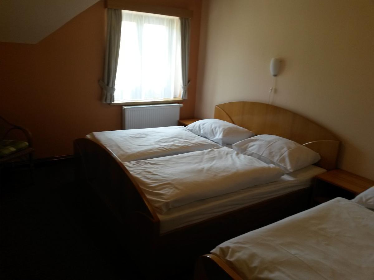 Orlik Rejviz Hotell Eksteriør bilde